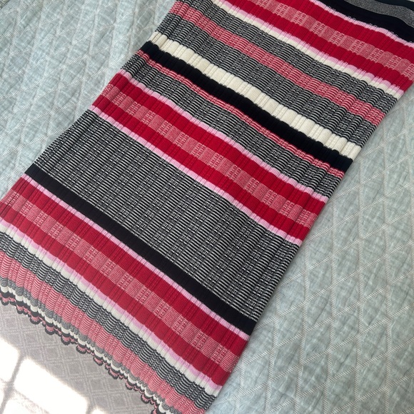 Ann Taylor skirt and sweater set - Picture 5 of 7